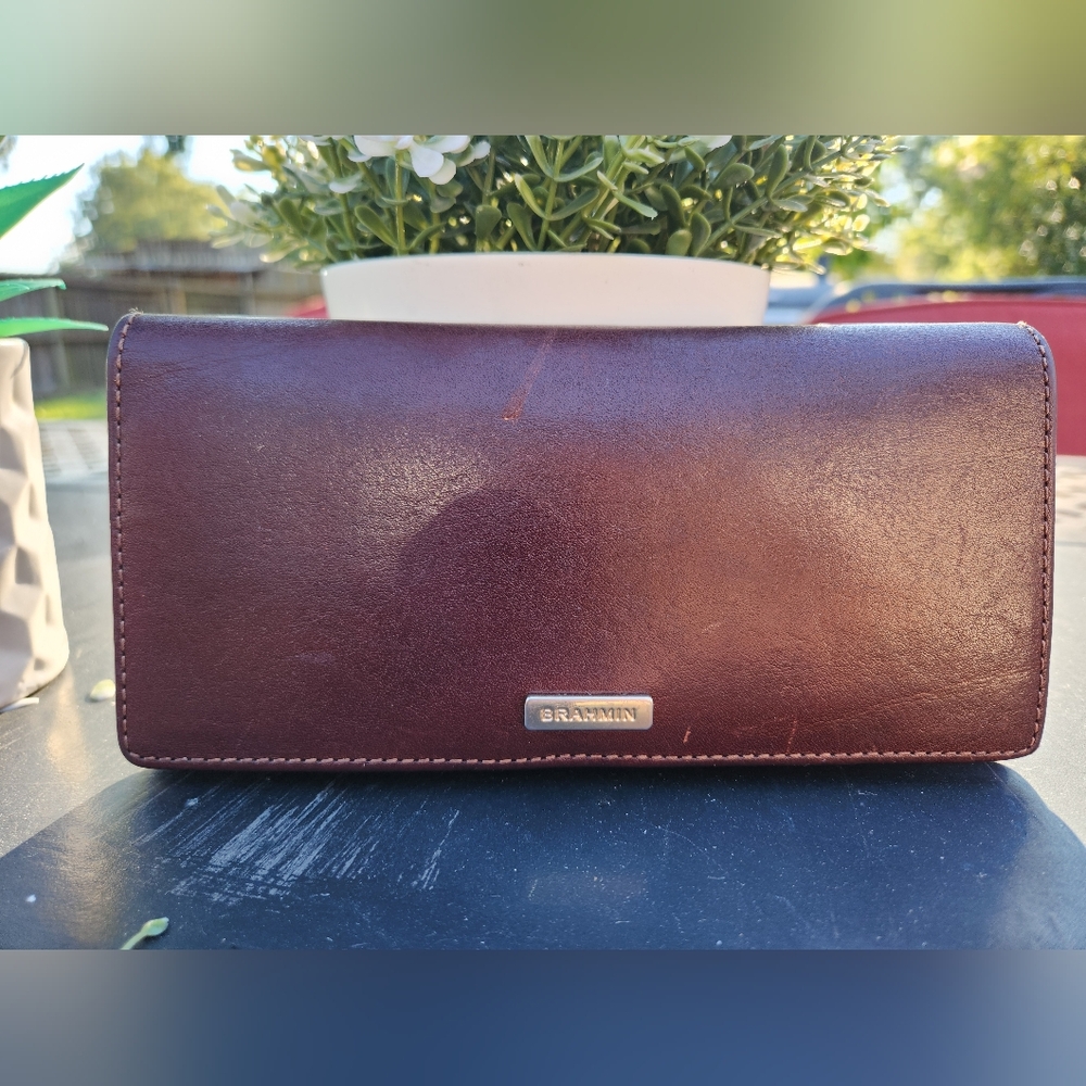 Brahmin Wallet. Brown Leather.